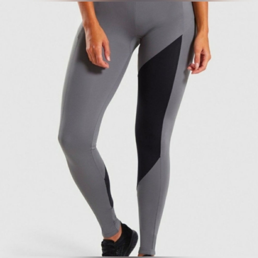 Gymshark Asymmetrical Gray and Black Workout Leggings With Pockets Size Medium